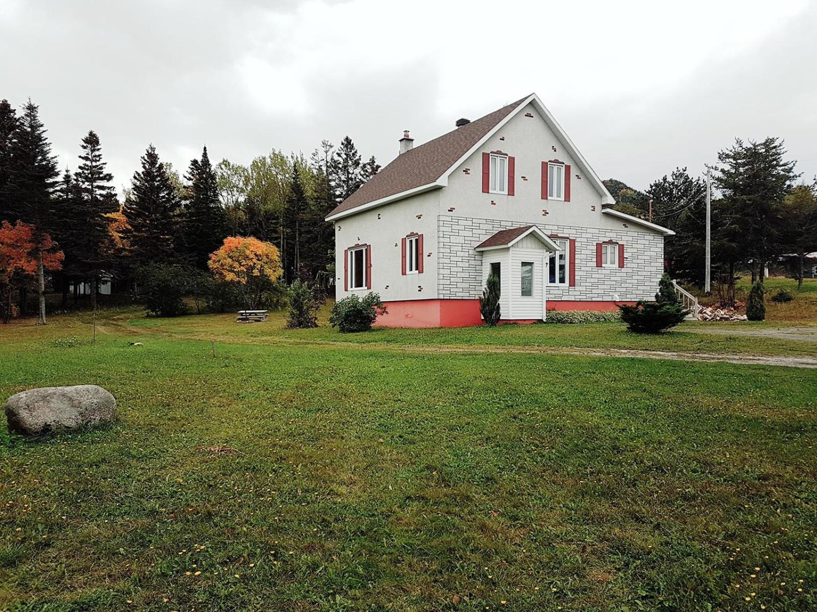 Chill Shack - Auberge Jeunesse Sainte Anne des Monts Exterior photo